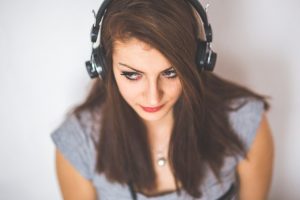Wpływ fal mózgowych na życie ludzkie – muzyka wprowadzająca w stan alfa